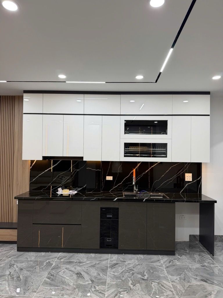 Bán nhà Hoàng Mai - diện tích 38.8m2 6 tầng - Mặt phố - giá 17,95 tỷ