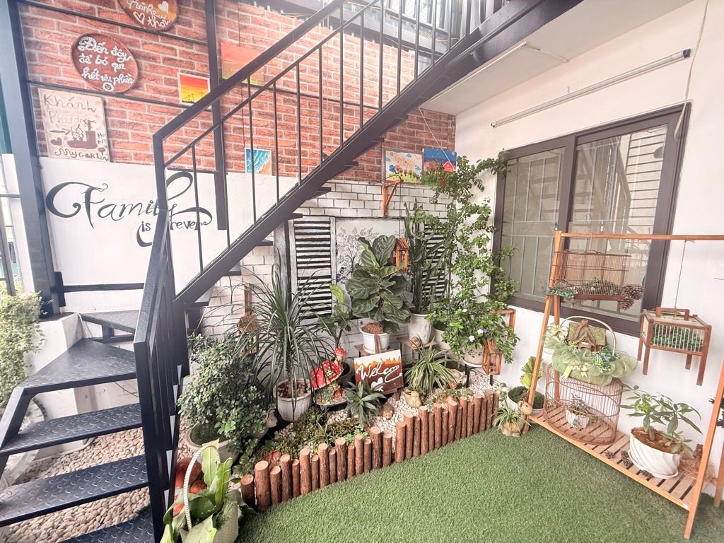 Bán nhà Lĩnh Nam - diện tích 46m2 5 tầng - Ô tô nhỏ đỗ cửa - giá 12,8 tỷ