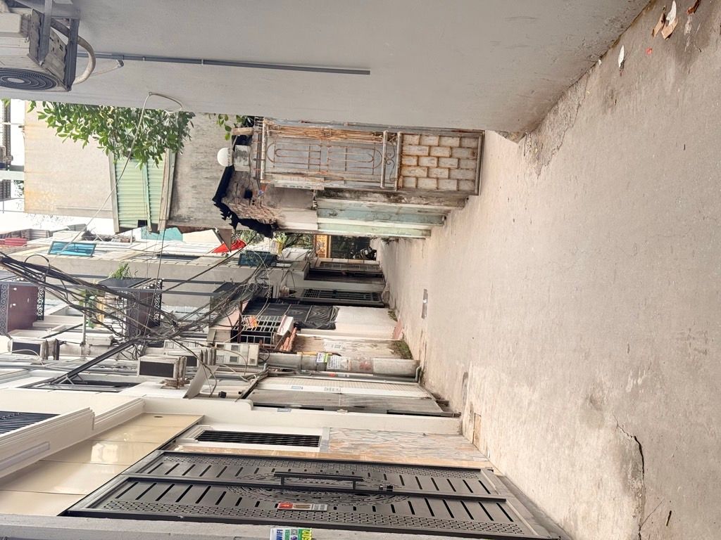 Bán nhà Lĩnh Nam - diện tích 46m2 5 tầng - Ô tô nhỏ đỗ cửa - giá 12,8 tỷ