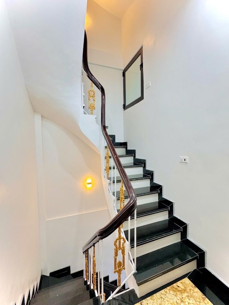 Bán nhà Ngõ Quỳnh - diện tích 29m2 5 tầng - gần ô tô - giá 11,9 tỷ