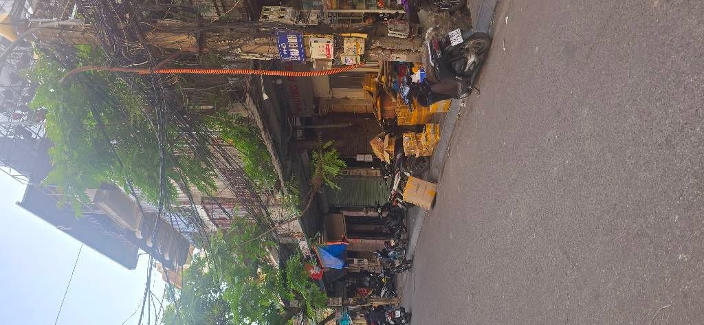 Bán nhà Lê Gia Đỉnh - diện tích 29,6m2 2 tầng - Ô tô tránh - giá 11,8 tỷ