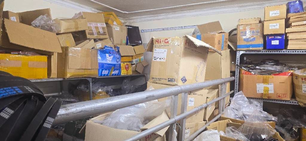 Bán nhà Lê Gia Đỉnh - diện tích 29,6m2 2 tầng - Ô tô tránh - giá 11,8 tỷ