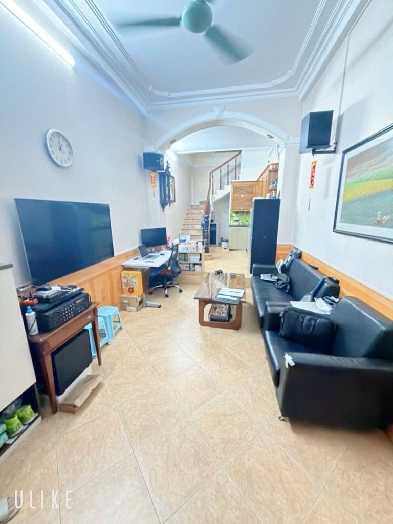 Bán nhà Lương Sử C - diện tích 42,2m2 4 tầng - Nhà đẹp ở ngay - giá 9,8 tỷ