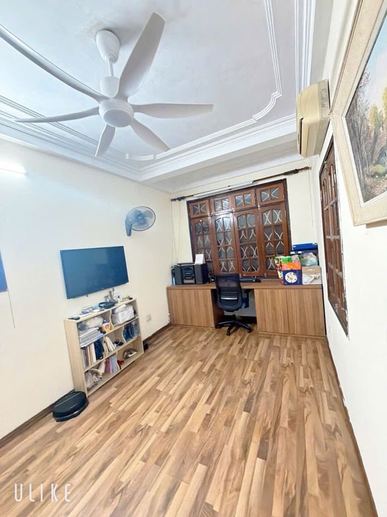 Bán nhà Lương Sử C - diện tích 42,2m2 4 tầng - Nhà đẹp ở ngay - giá 9,8 tỷ