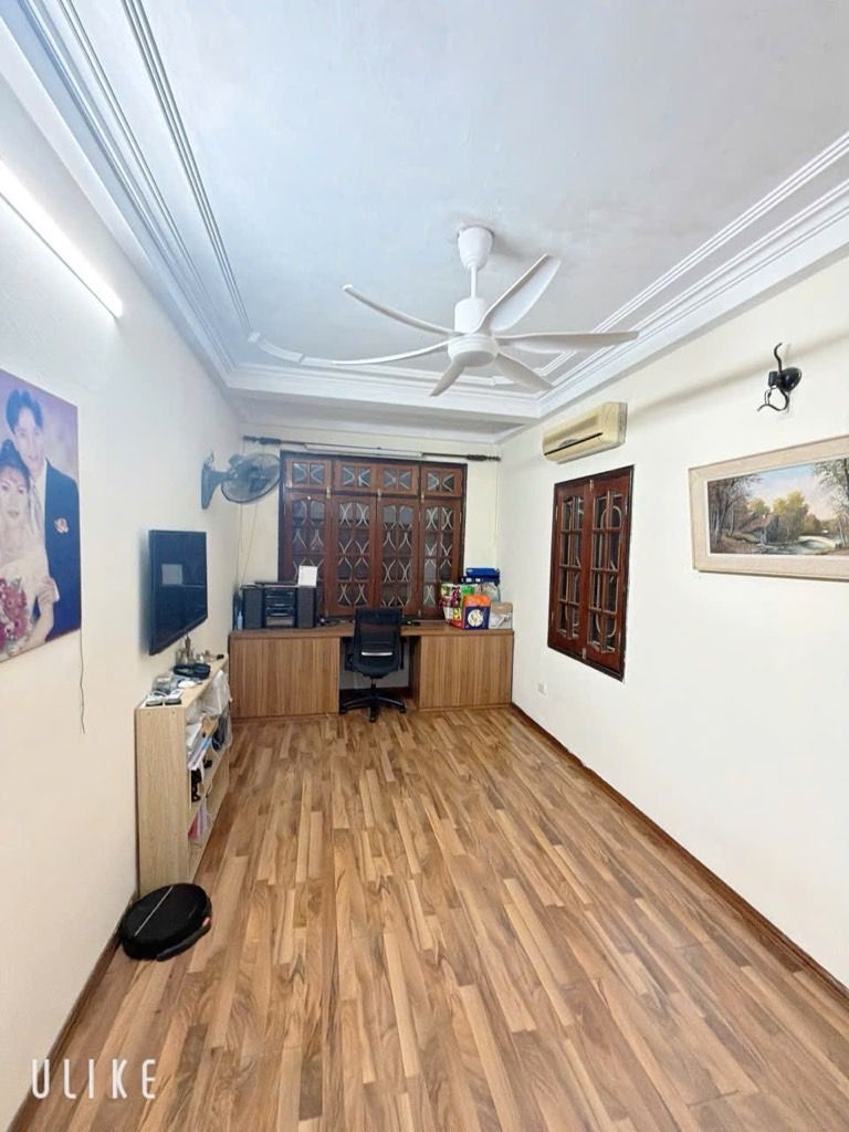 Bán nhà Lương Sử C - diện tích 42,2m2 4 tầng - Nhà đẹp ở ngay - giá 9,8 tỷ