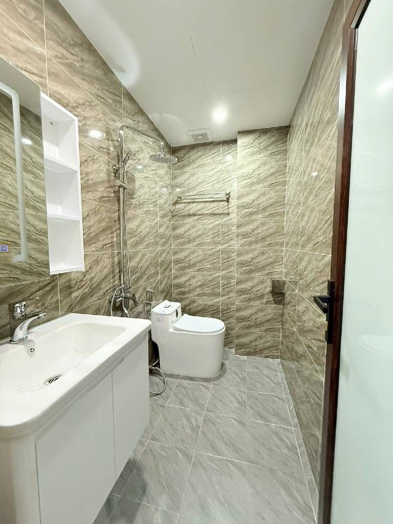 Bán nhà Tân Mai - diện tích 26m2 5 tầng - Nhà đẹp đủ công năng - giá 8,6 tỷ