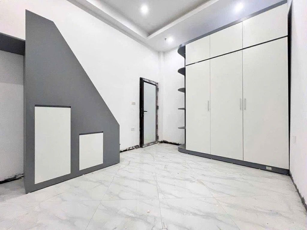 Bán nhà Vũ Tông Phan - diện tích 61.5m2 6 tầng - thang máy - giá 16,2 tỷ