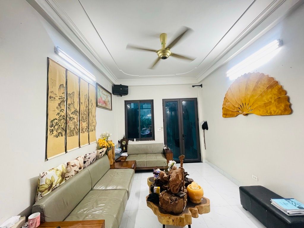 Bán nhà Định Công Hạ - diện tích 52.7m2 1 tầng - gần hồ - giá 2,8 tỷ