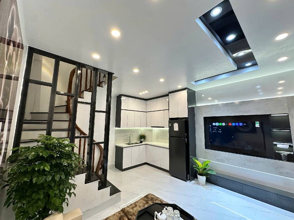 Bán nhà Thịnh Hào - diện tích 22,6m2 4 tầng - lô góc hai mặt thoáng - giá 6,5 tỷ