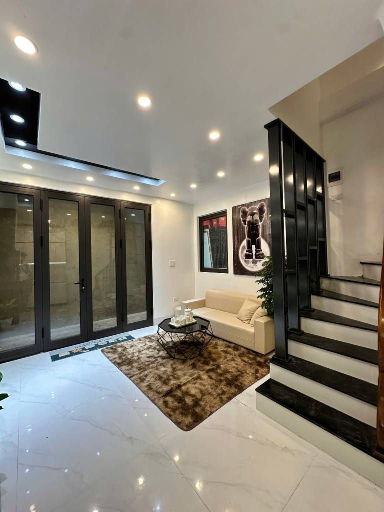 Bán nhà Thịnh Hào - diện tích 22,6m2 4 tầng - lô góc hai mặt thoáng - giá 6,5 tỷ