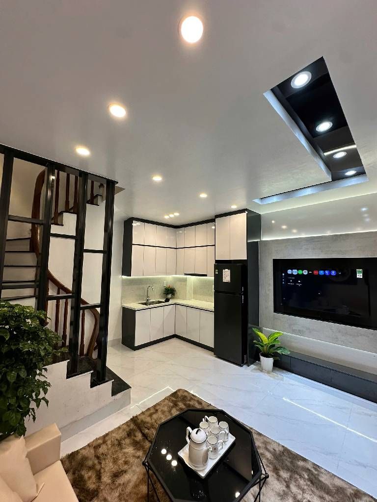 Bán nhà Thịnh Hào - diện tích 22,6m2 4 tầng - lô góc hai mặt thoáng - giá 6,5 tỷ