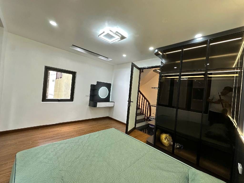 Bán nhà Thịnh Hào - diện tích 22,6m2 4 tầng - lô góc hai mặt thoáng - giá 6,5 tỷ