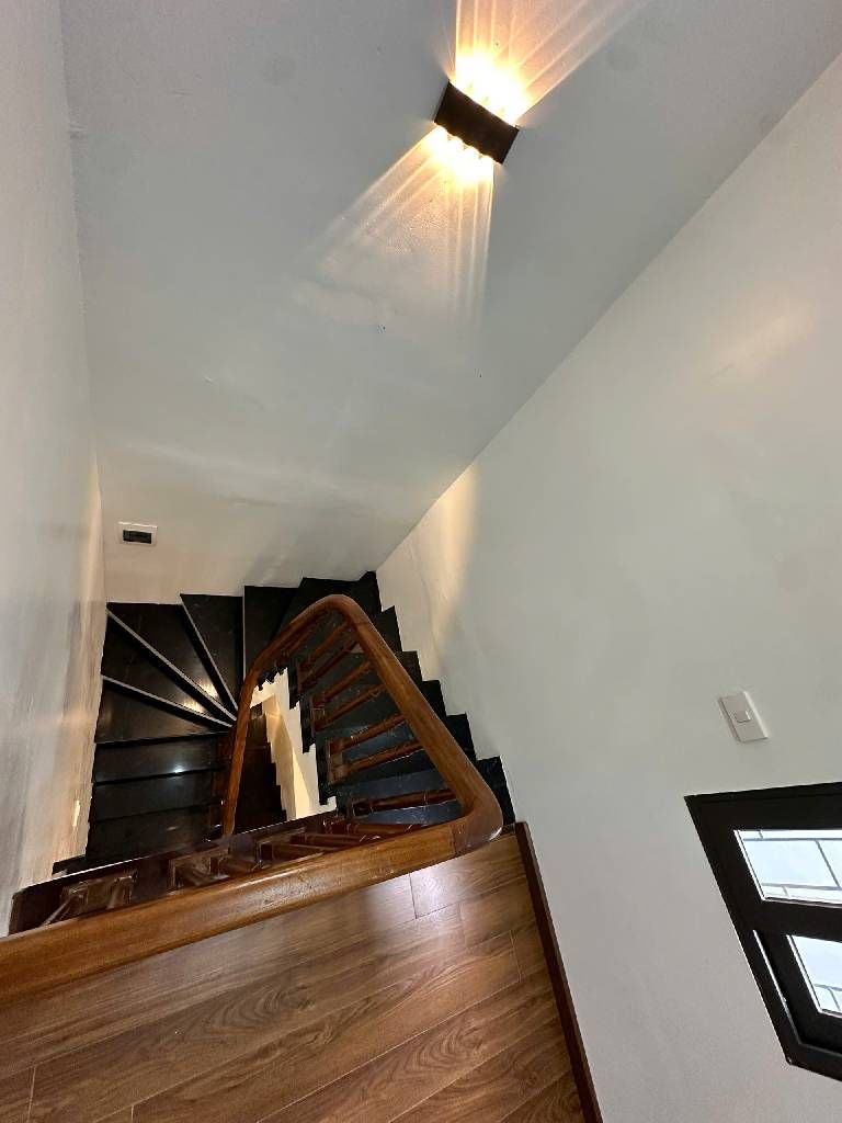 Bán nhà Thịnh Hào - diện tích 22,6m2 4 tầng - lô góc hai mặt thoáng - giá 6,5 tỷ