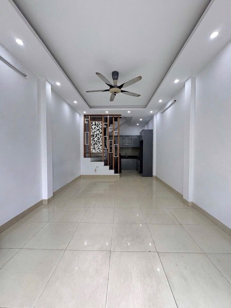 Bán nhà Đông Thiên - diện tích 33.8m2 5 tầng - Lô góc, ô tô đỗ cửa - giá 10,5 tỷ