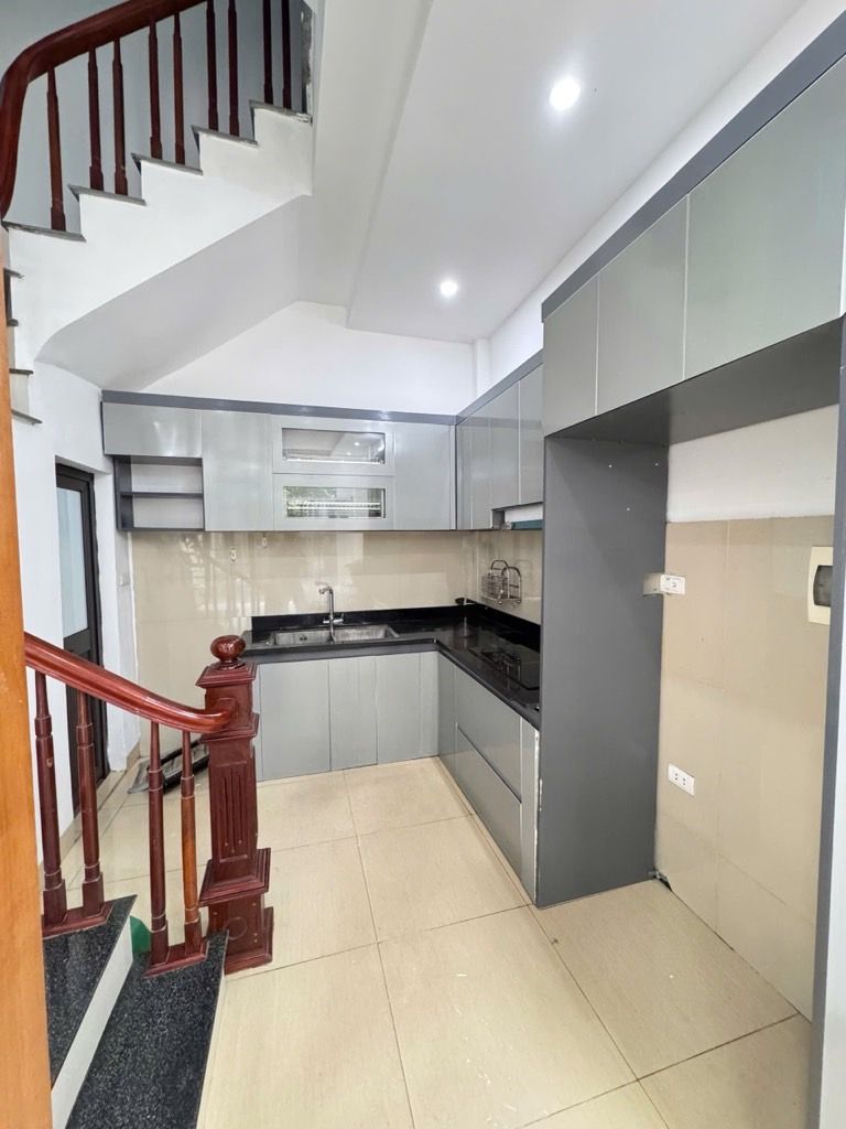 Bán nhà Đông Thiên - diện tích 33.8m2 5 tầng - Lô góc, ô tô đỗ cửa - giá 10,5 tỷ