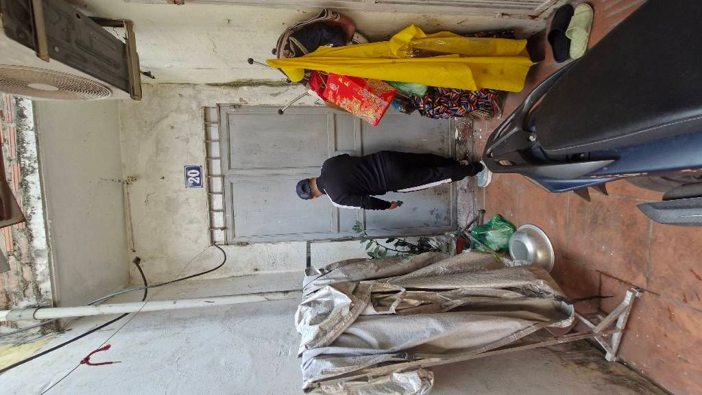 Bán nhà Thái Hà - diện tích 22m2 2 tầng - Ô tô đỗ cổng - giá 2,35 tỷ