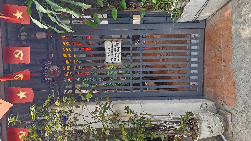 Bán nhà Thái Hà - diện tích 22m2 2 tầng - Ô tô đỗ cổng - giá 2,35 tỷ