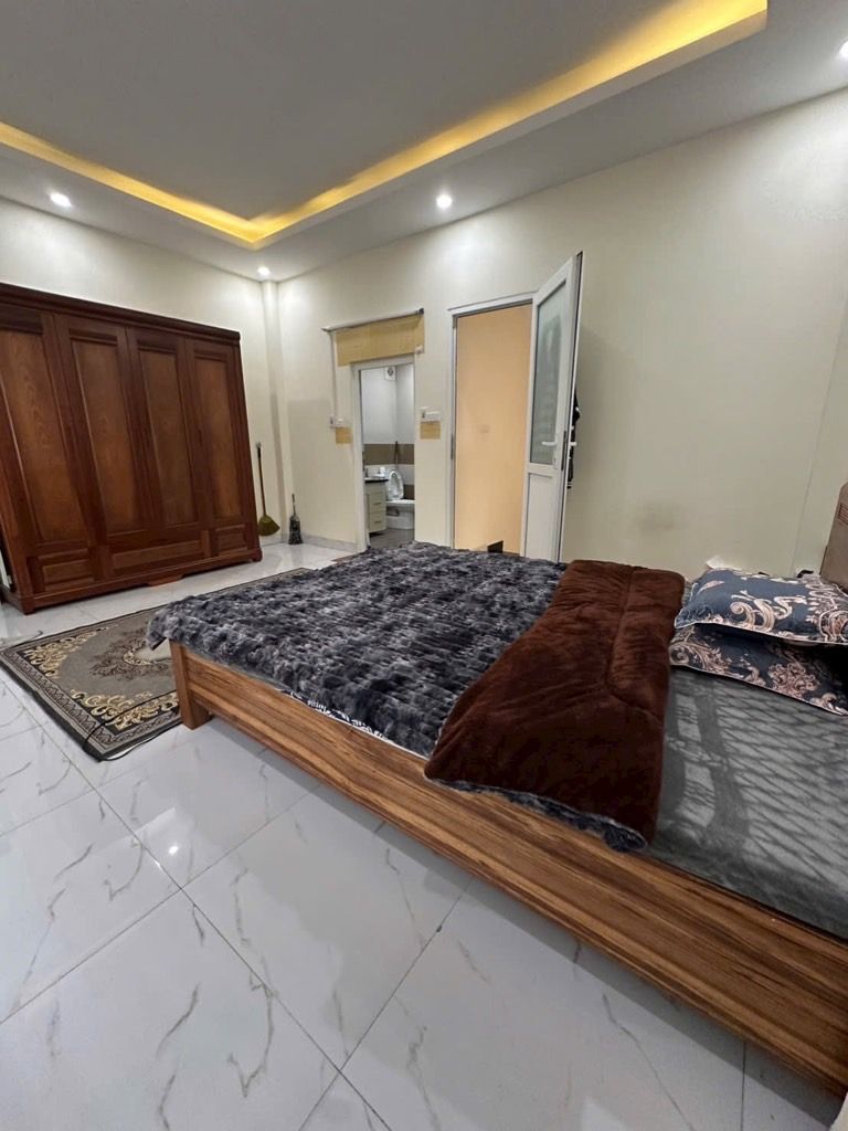 Bán nhà Đại Từ - diện tích 37m2 5 tầng - gần hồ Linh Đàm - giá 8,5 tỷ