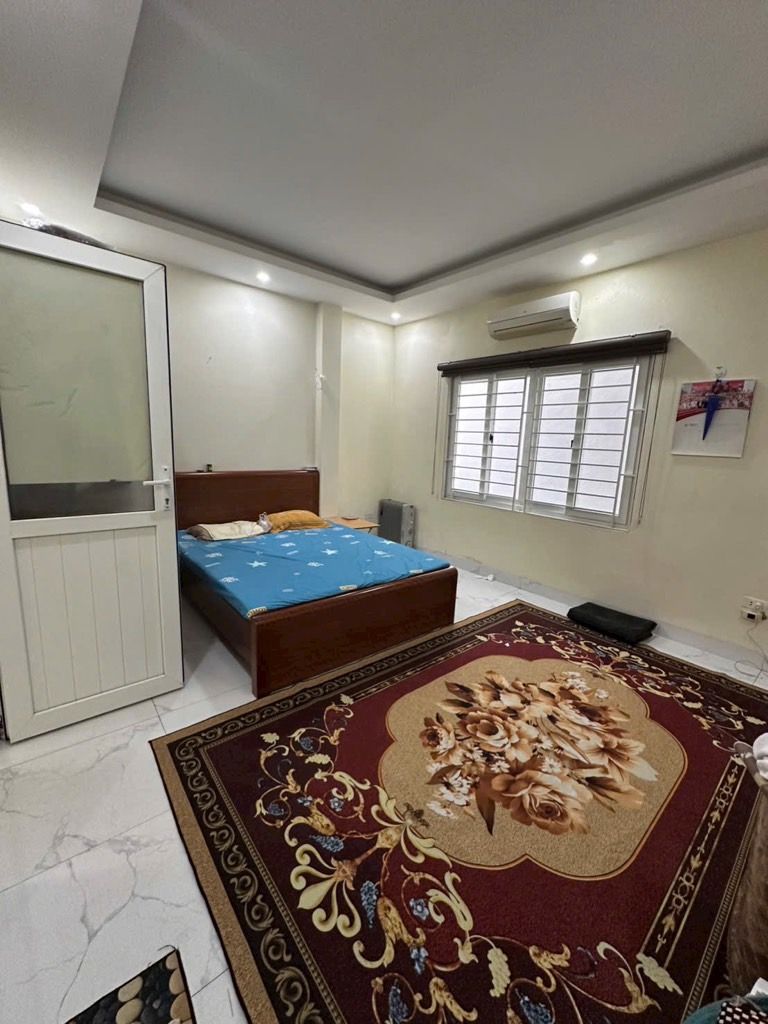 Bán nhà Đại Từ - diện tích 37m2 5 tầng - gần hồ Linh Đàm - giá 8,5 tỷ