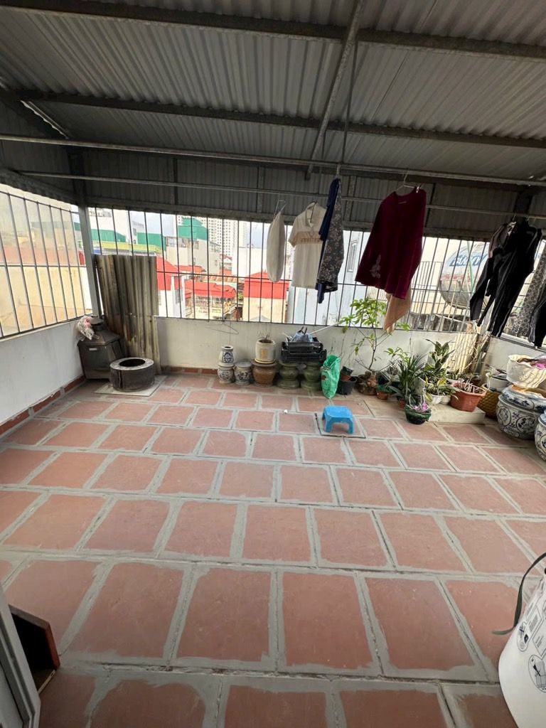 Bán nhà Đại Từ - diện tích 37m2 5 tầng - gần hồ Linh Đàm - giá 8,5 tỷ