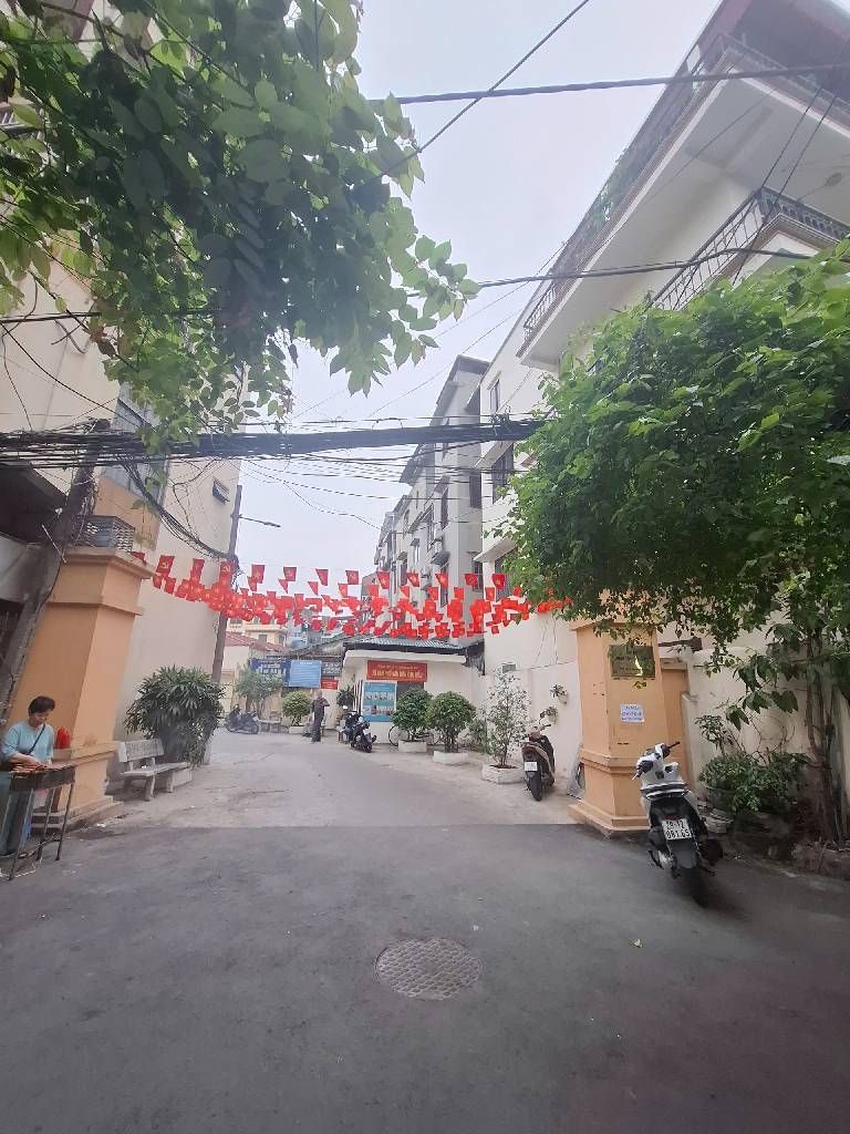 Bán nhà Bùi Ngọc Dương - diện tích 41m2 4 tầng - Lô góc thoáng sáng - giá 8,8 tỷ