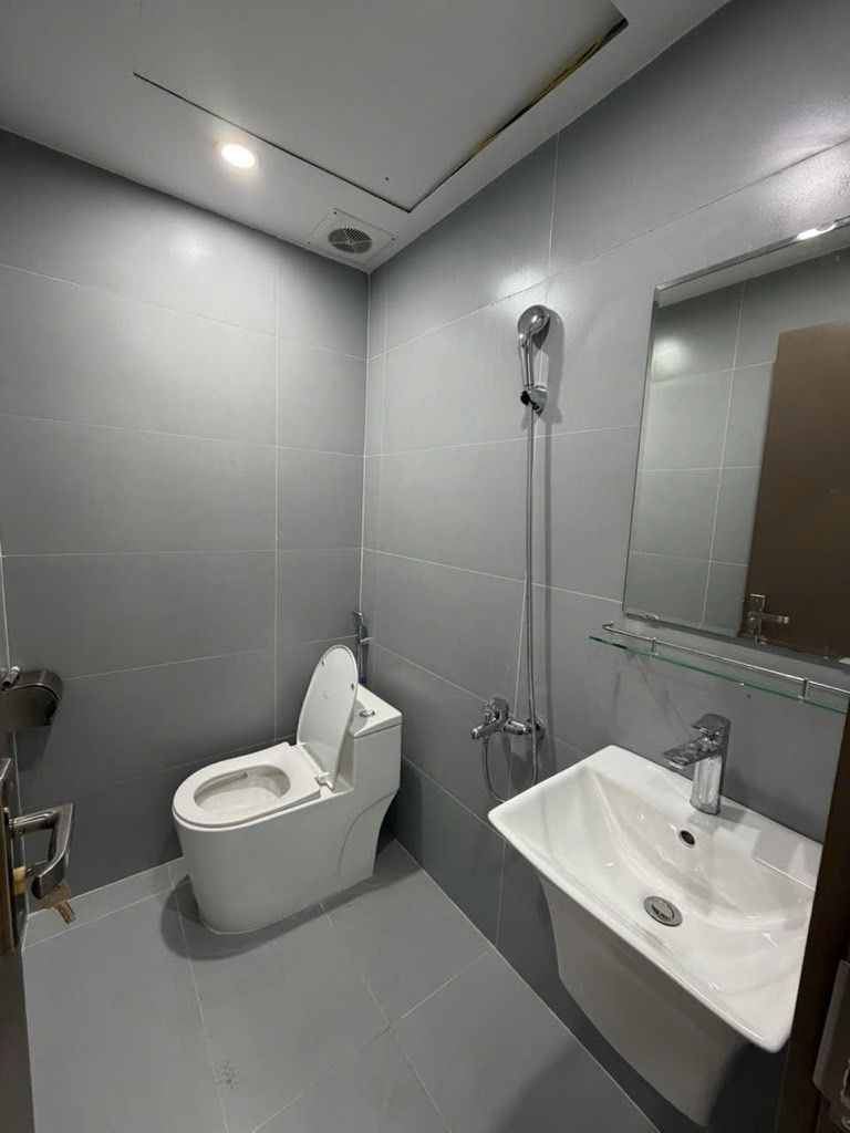 Bán nhà Hoàng Minh Giám - diện tích 63m2 13 tầng - Căn hộ full nội thất - giá 5,95 tỷ