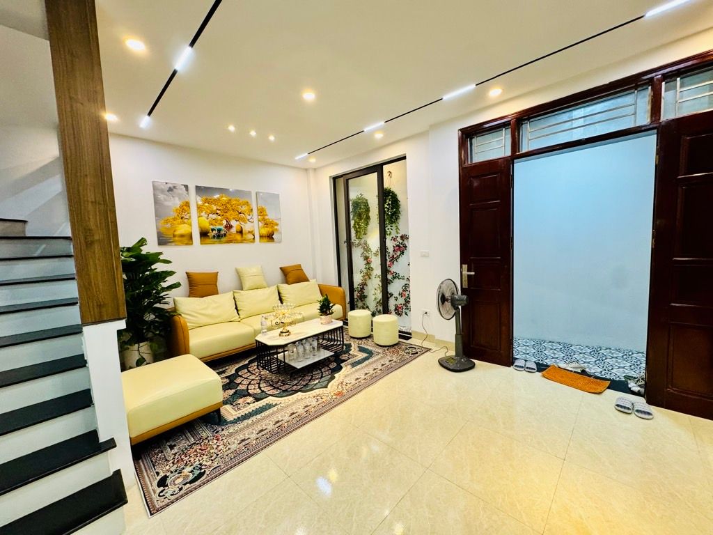 Bán nhà Nam Dư - diện tích 60m2 5 tầng - Ô tô đỗ cổng - giá 7,8 tỷ