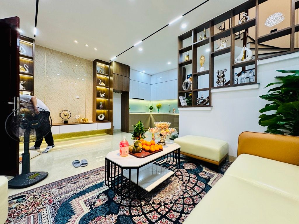 Bán nhà Nam Dư - diện tích 60m2 5 tầng - Ô tô đỗ cổng - giá 7,8 tỷ