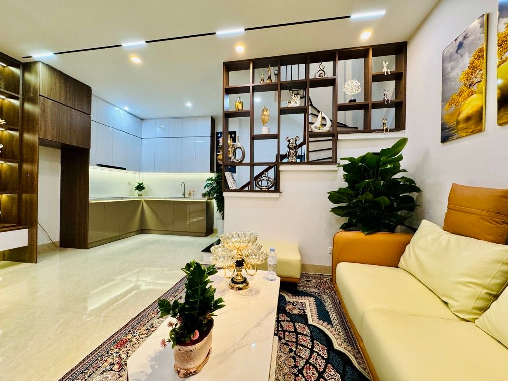 Bán nhà Nam Dư - diện tích 60m2 5 tầng - Ô tô đỗ cổng - giá 7,8 tỷ