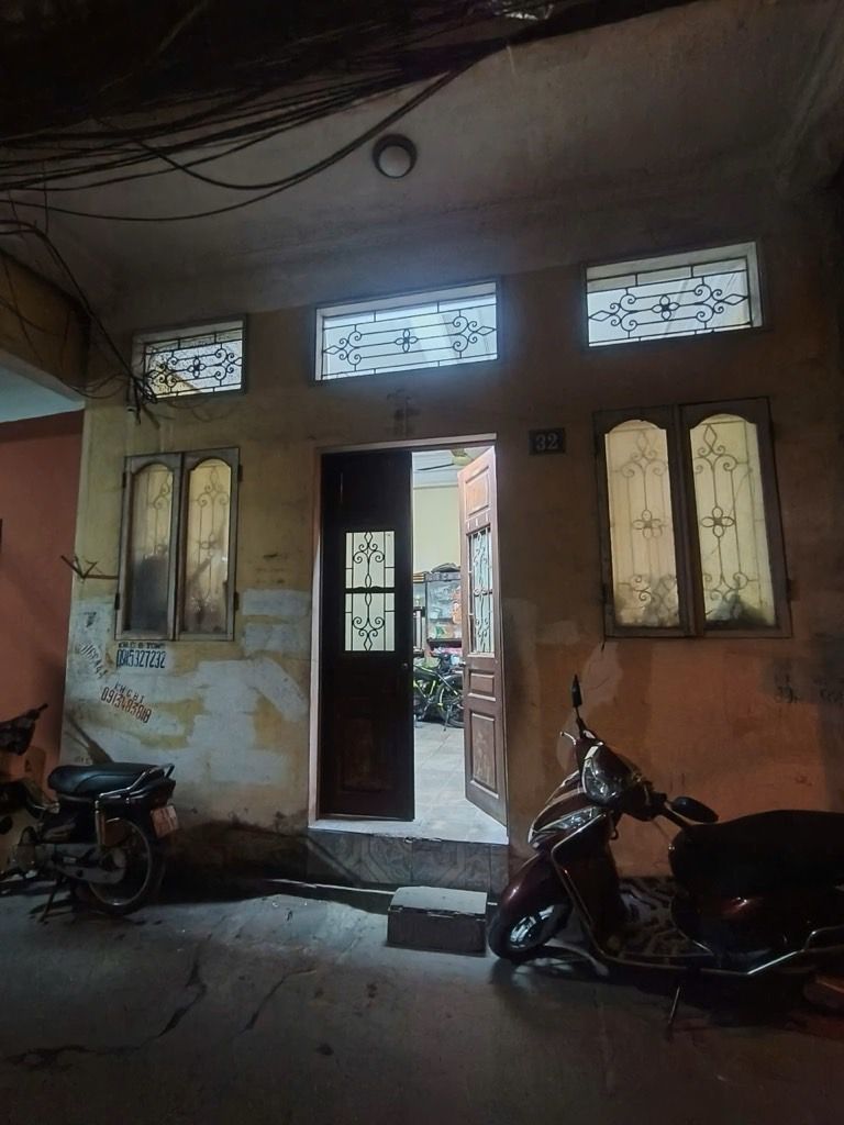 Bán nhà Tôn Đức Thắng - diện tích 33m2 2 tầng - Ô tô đỗ cửa - giá 11,6 tỷ