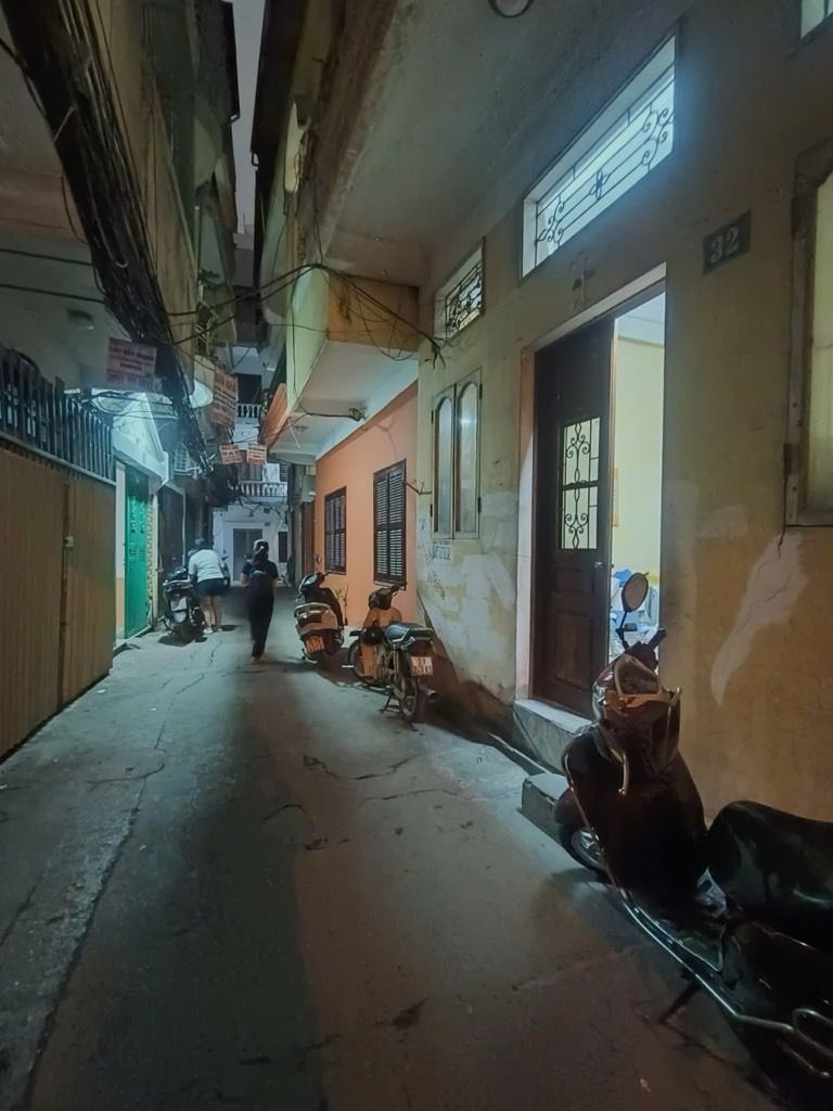 Bán nhà Tôn Đức Thắng - diện tích 33m2 2 tầng - Ô tô đỗ cửa - giá 11,6 tỷ