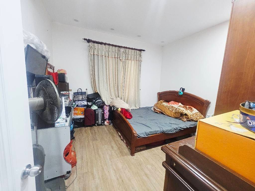 Bán nhà Hoàng Đạo Thúy - diện tích 152.2m2 1 tầng - Lô góc thoáng sáng - giá 14,5 tỷ