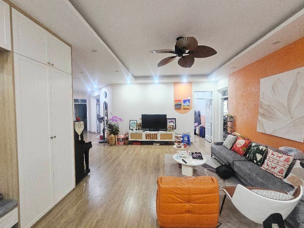 Bán nhà Hoàng Đạo Thúy - diện tích 152.2m2 1 tầng - Lô góc thoáng sáng - giá 14,5 tỷ