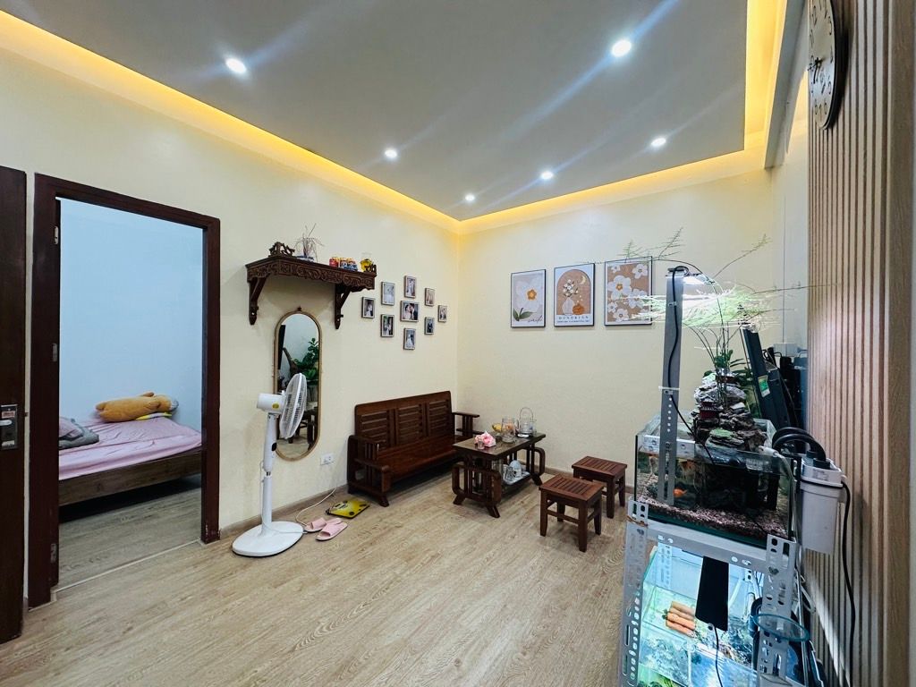 Bán nhà Nguyễn Xiển - diện tích 60m2 6 tầng - nhà đẹp hiếm có - giá 3,9 tỷ