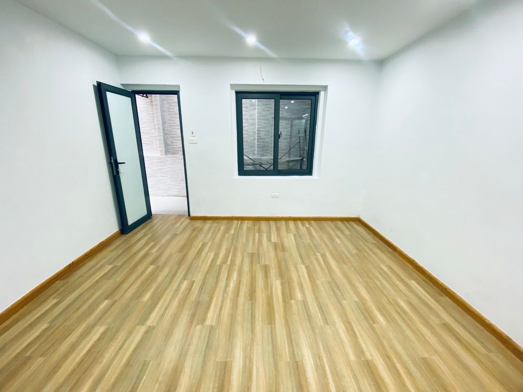 Bán nhà Nguyễn Trãi - diện tích 44,3m2 1 tầng - Tập thể tầng 1 - giá 5,8 tỷ