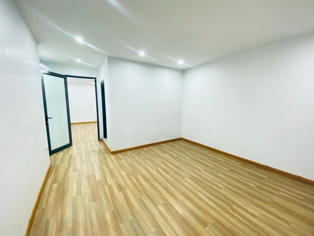 Bán nhà Nguyễn Trãi - diện tích 44,3m2 1 tầng - Tập thể tầng 1 - giá 5,8 tỷ