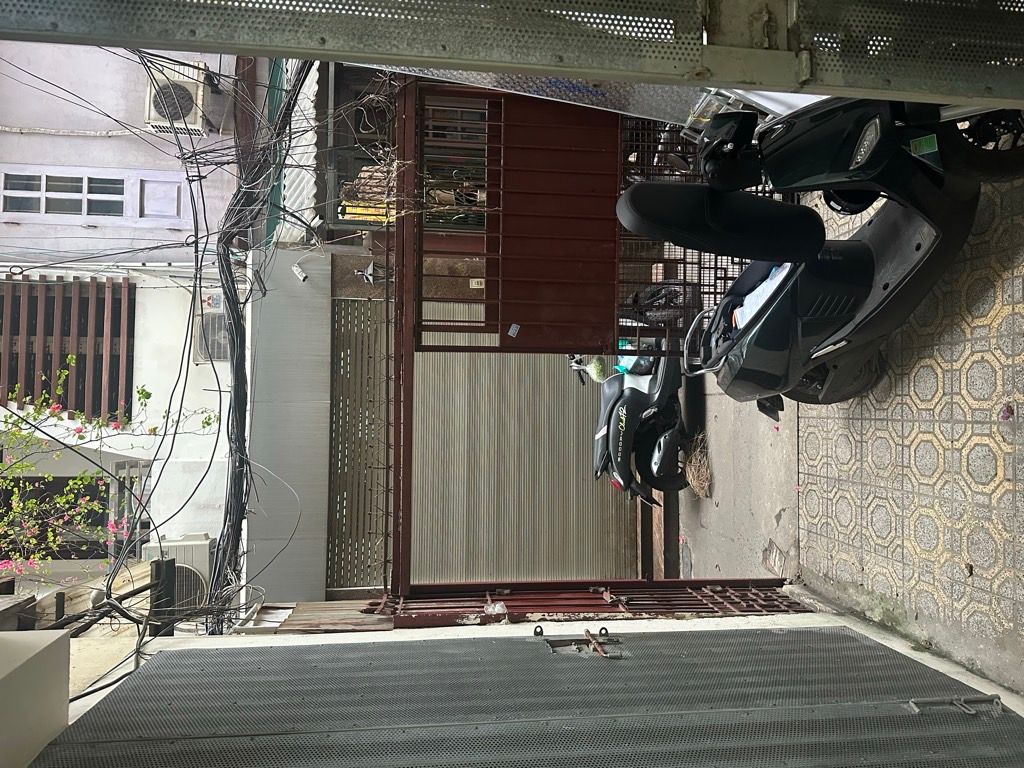 Bán nhà Chùa Vua - diện tích 46m2 5 tầng - mặt phố - giá 15,2 tỷ