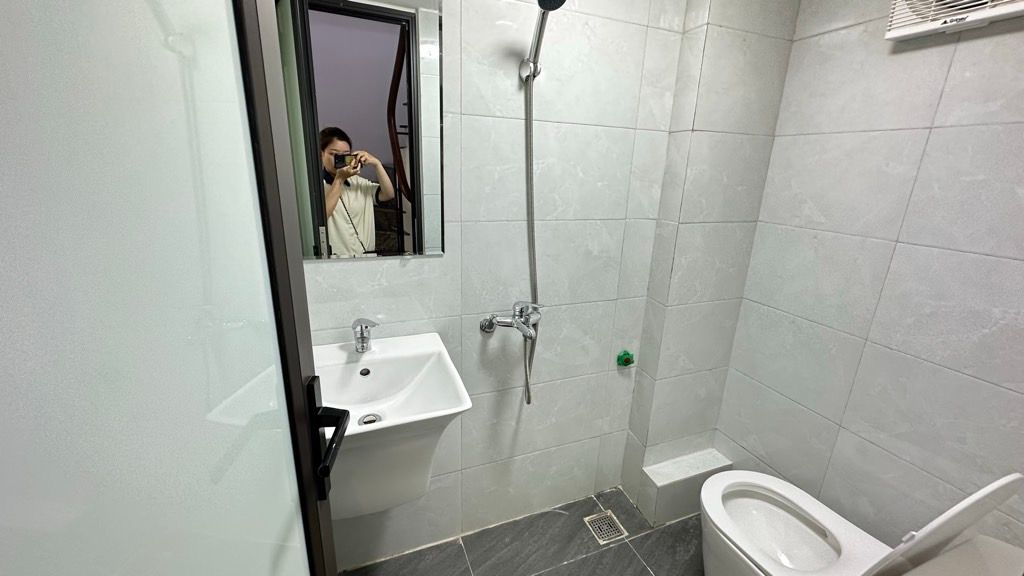 Bán nhà Vĩnh Hưng - diện tích 21,4m2 6 tầng - ô tô tránh - giá 6,98 tỷ