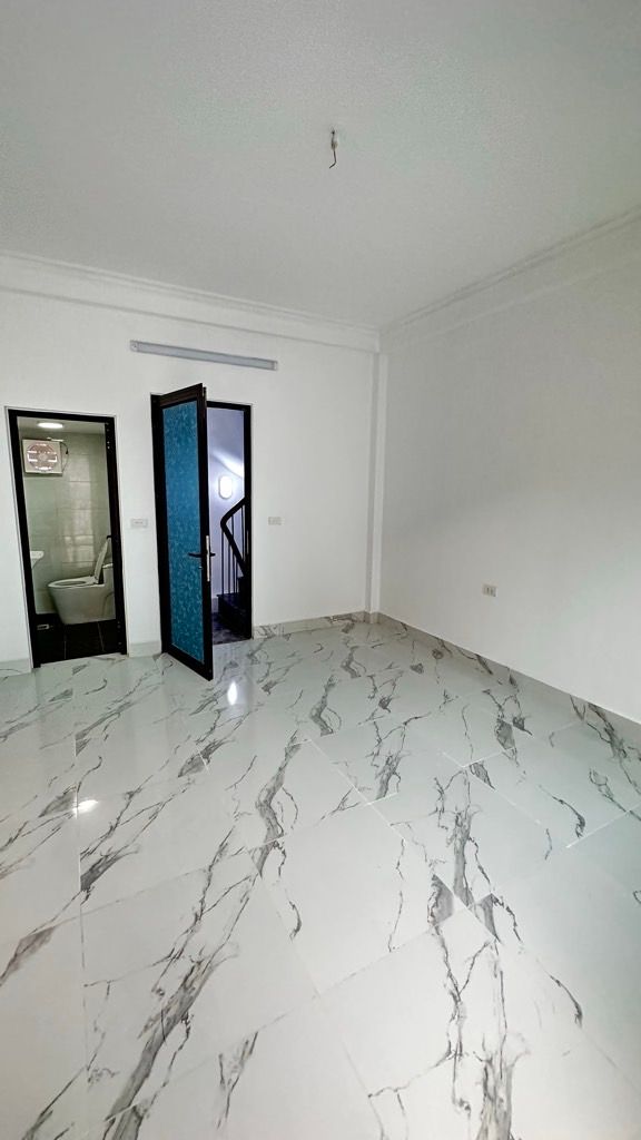 Bán nhà Vĩnh Hưng - diện tích 21,4m2 6 tầng - ô tô tránh - giá 6,98 tỷ