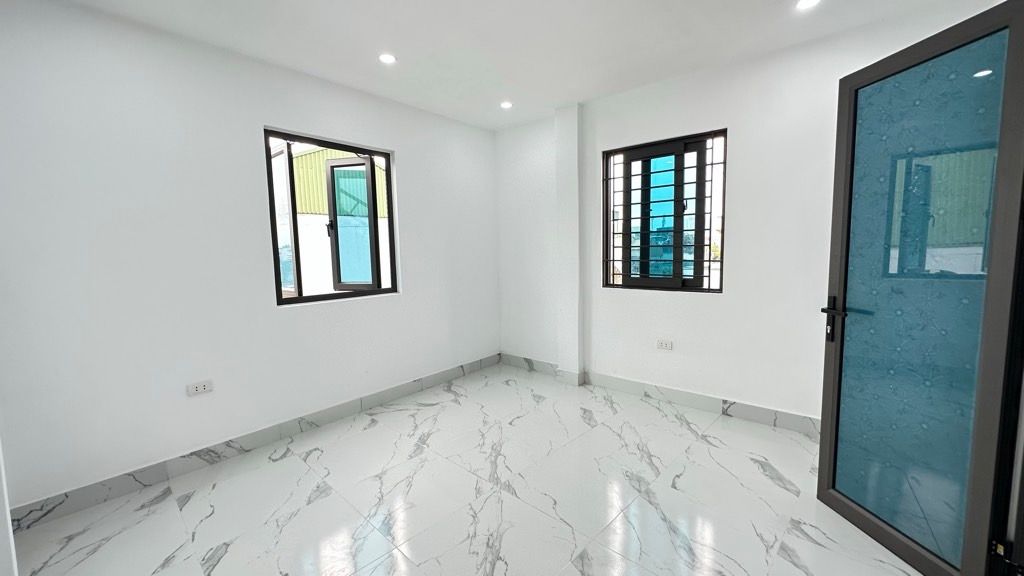 Bán nhà Vĩnh Hưng - diện tích 21,4m2 6 tầng - ô tô tránh - giá 6,98 tỷ