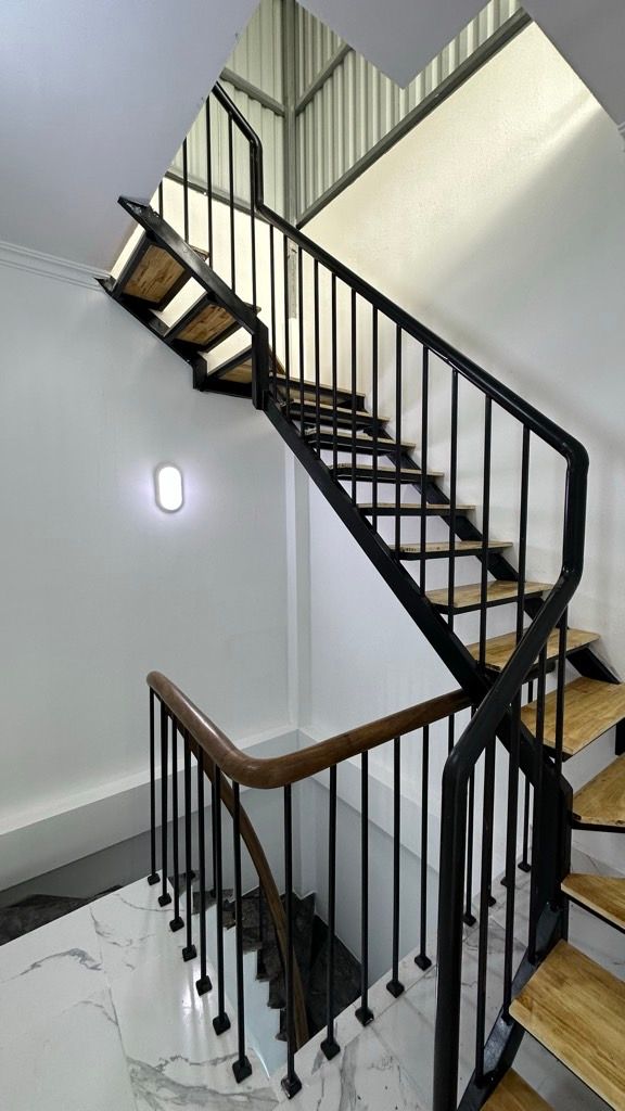 Bán nhà Vĩnh Hưng - diện tích 21,4m2 6 tầng - ô tô tránh - giá 6,98 tỷ