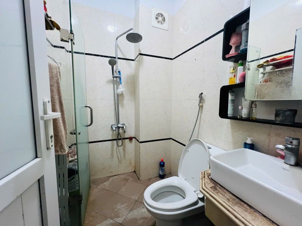 Bán nhà Chợ Khâm Thiên - diện tích 31m2 6 tầng - Nhà đẹp, ngõ ô tô - giá 9,8 tỷ