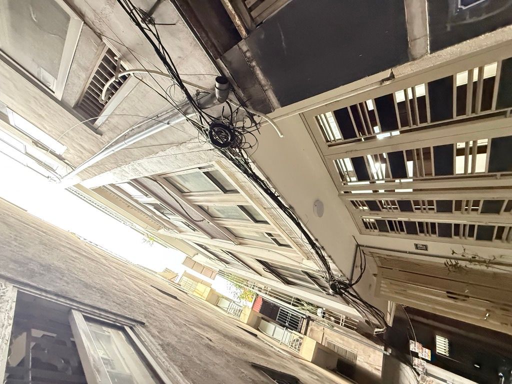 Bán nhà Chợ Khâm Thiên - diện tích 31m2 6 tầng - Nhà đẹp, ngõ ô tô - giá 9,8 tỷ