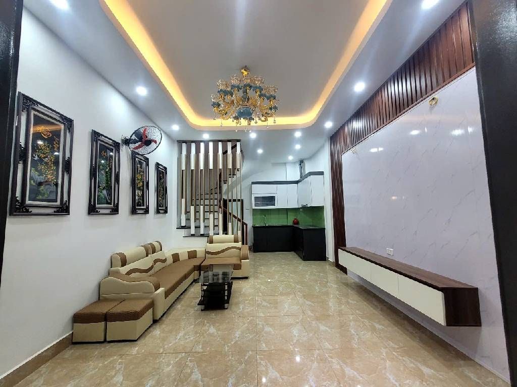 Bán nhà Vĩnh Hưng - diện tích 37m2 4 tầng - ô tô tránh - giá 8 tỷ