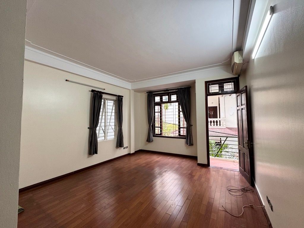 Bán nhà Láng - diện tích 40m2 5 tầng - Ô TÔ - GẦN PHỐ - LÔ GÓC - giá 14,4 tỷ