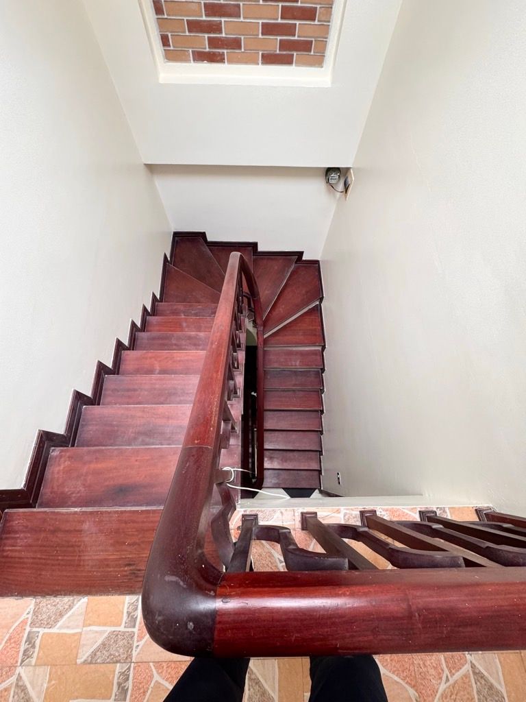 Bán nhà Láng - diện tích 40m2 5 tầng - Ô TÔ - GẦN PHỐ - LÔ GÓC - giá 14,4 tỷ