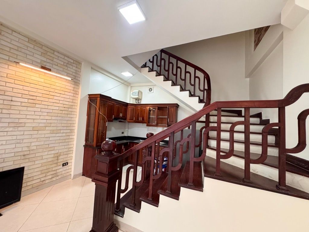 Bán nhà Láng - diện tích 40m2 5 tầng - Ô TÔ - GẦN PHỐ - LÔ GÓC - giá 14,4 tỷ