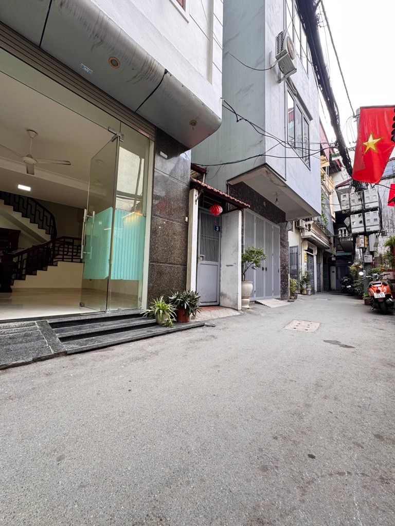 Bán nhà Láng - diện tích 40m2 5 tầng - Ô TÔ - GẦN PHỐ - LÔ GÓC - giá 14,4 tỷ