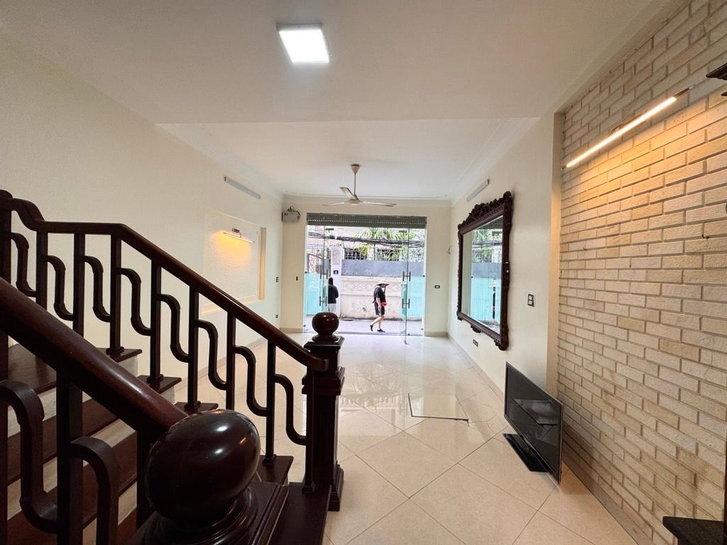 Bán nhà Láng - diện tích 40m2 5 tầng - Ô TÔ - GẦN PHỐ - LÔ GÓC - giá 14,4 tỷ