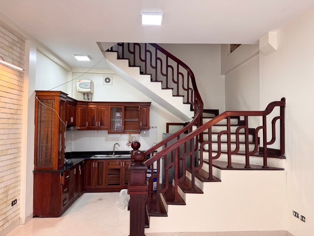 Bán nhà Láng - diện tích 40m2 5 tầng - Ô TÔ - GẦN PHỐ - LÔ GÓC - giá 14,4 tỷ